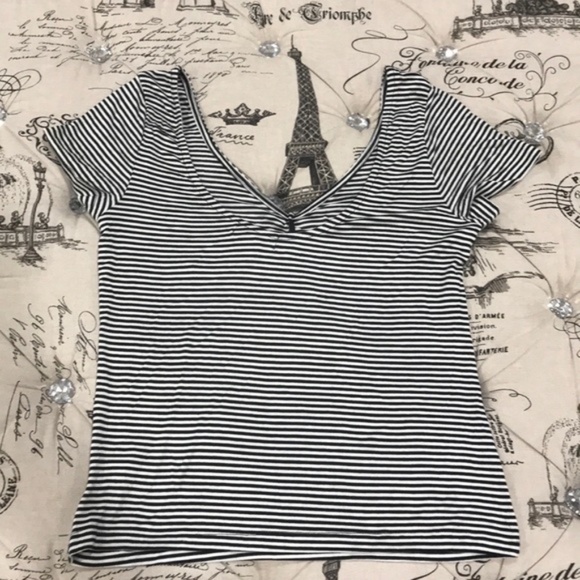 Ten Sixty Sherman Striped V-Neck Tee - Picture 6 of 6